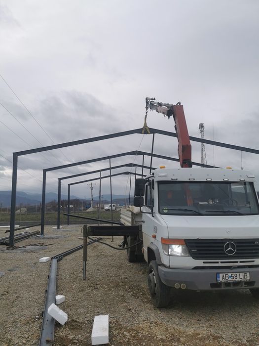 Excavator, vola, cilindru, camion cu macara 7,5T de închiriat