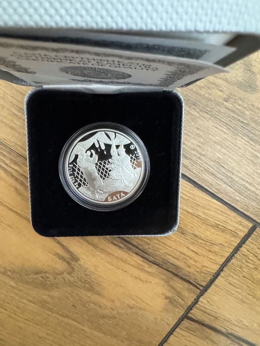 Серебряная монета Бата