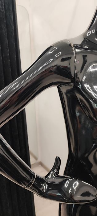 Дървени манекени