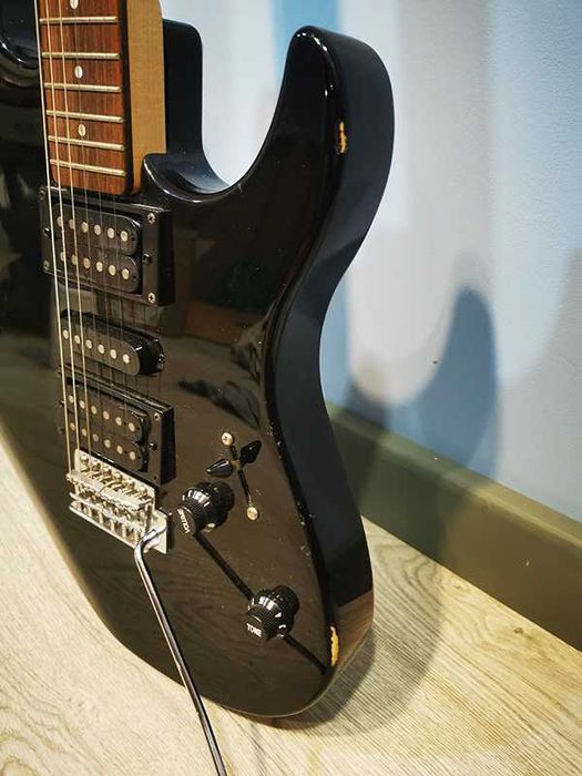 Електрическа китара YAMAHA ERG-121C