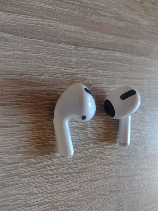 Apple Airpods Pro лява и дясна слушалка