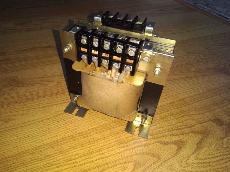 Transformatoare 220 / 65 / 24 / 10 V, 315 VA