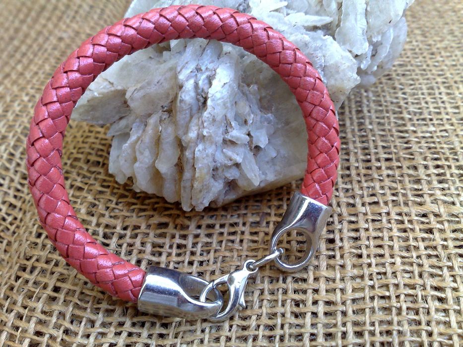 Плетени кожени гривни колиета... Богат избор на цветове модели размери