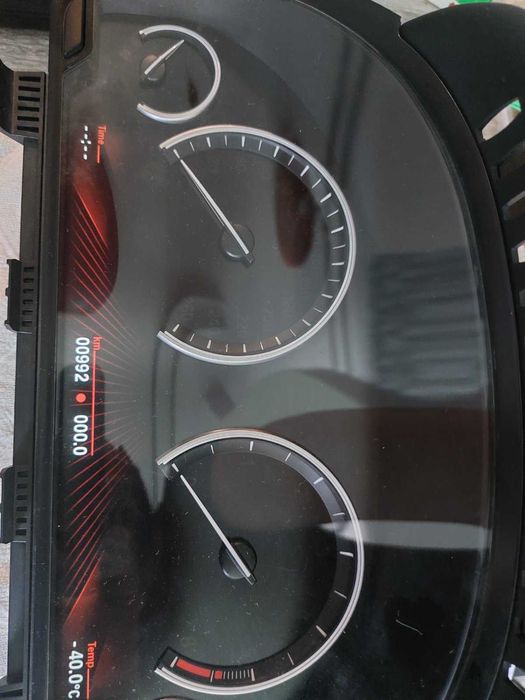 Полудигитално 6WA табло(километраж) за F10