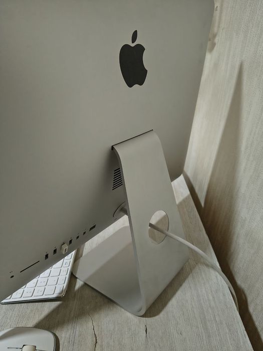 iMac 2013 в идеальном состаяние