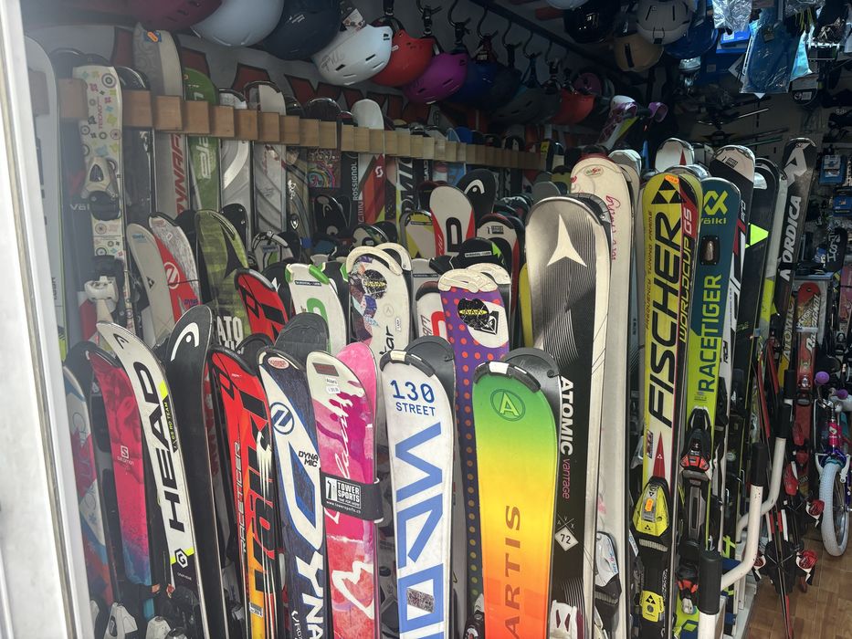De vanzare echipamente de schi, second si Nou.