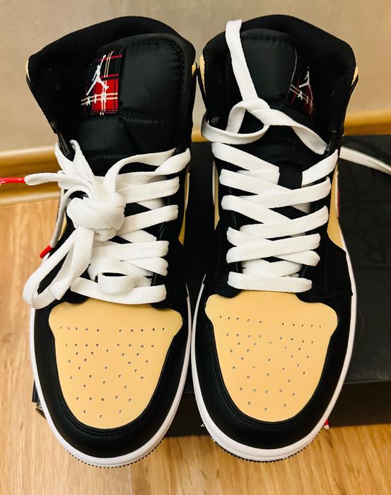 Nike Air Jordan 1 Mid Plaid