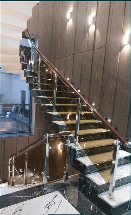 Перила из нержавейки навесы из стекла