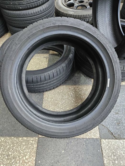 2бр 225/40/18 BRIDGESTONE 6,5мм грайфер дот:24г безплатен монтаж