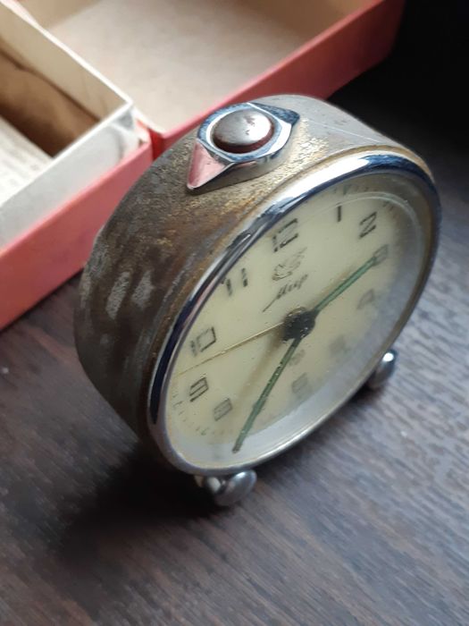 Ceas vechi rusesc MIR la cutie