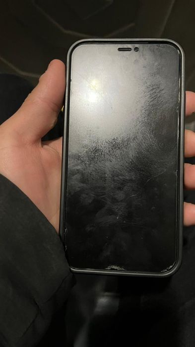 Айфон 11 на гарантии