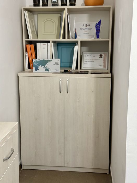 Vând mobilier birou