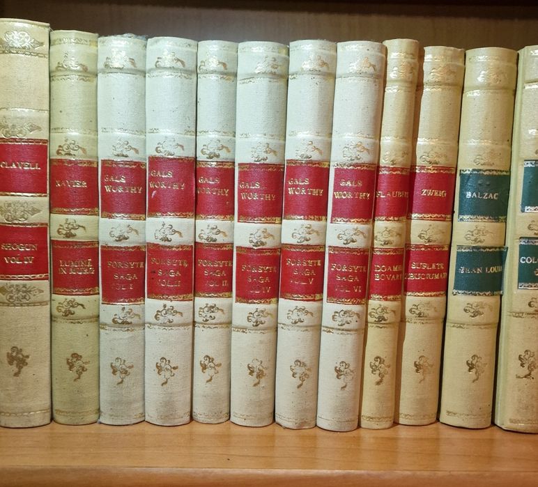 Lot carti cartonate ediție speciala