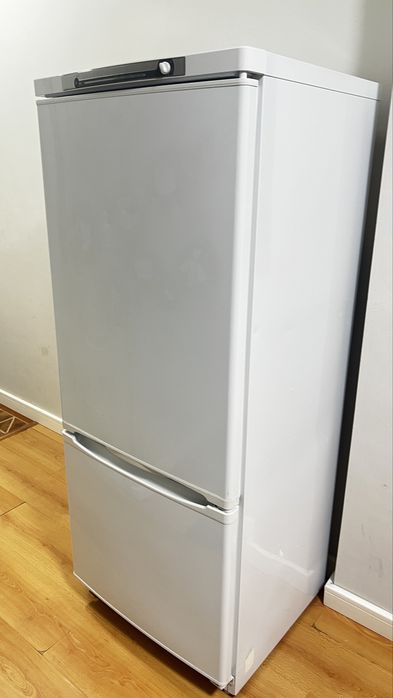 Холодильник Indesit