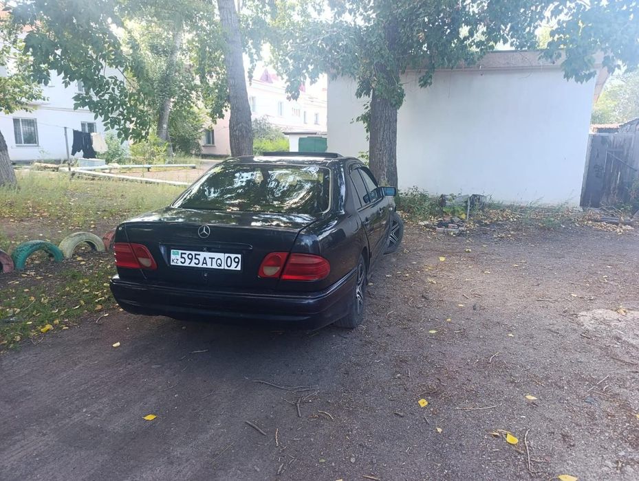 Мерседес Е 200 лупарик