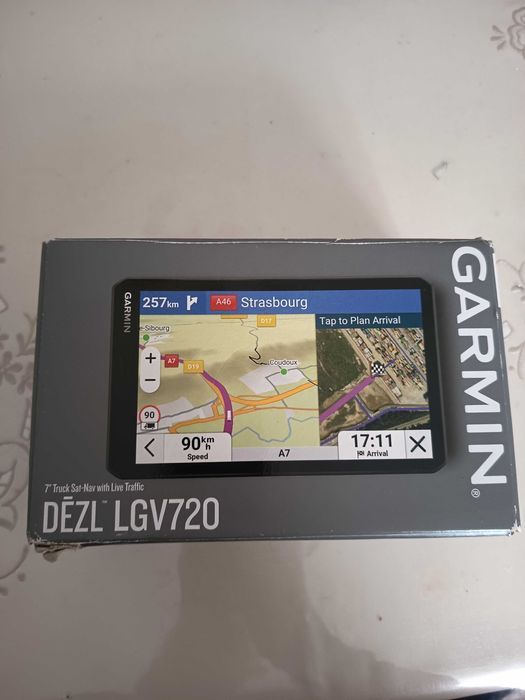 Навигация Garmin Dezl LGV 720