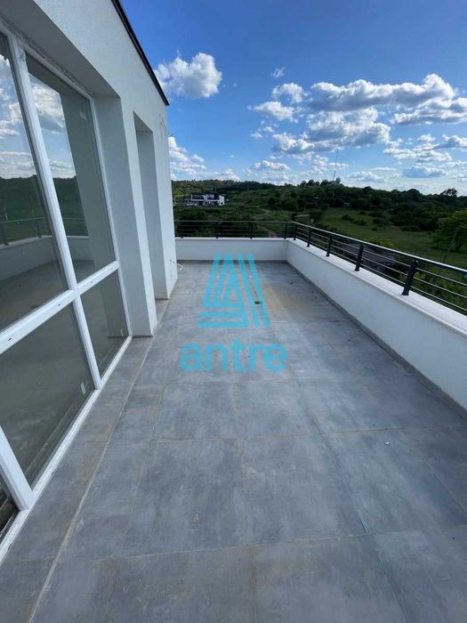 Продава се Тристаен апартамент в Созопол - 100 кв.м за 1280 €/кв.м - Снимка #1