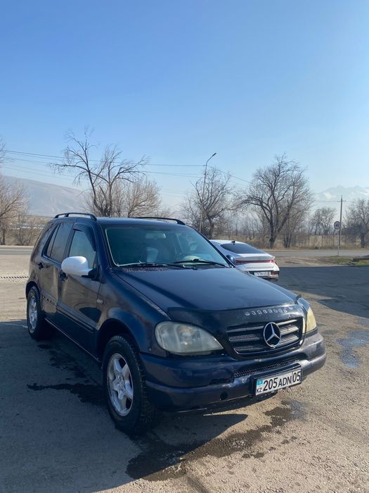 Продам машину Мерседес Мл 320