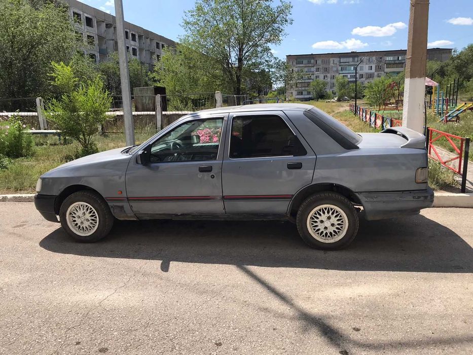 Ford Sierra LX Сапфир