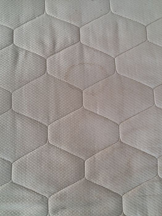 Curăț  canapele,saltele si tapițerii la domiciliu.