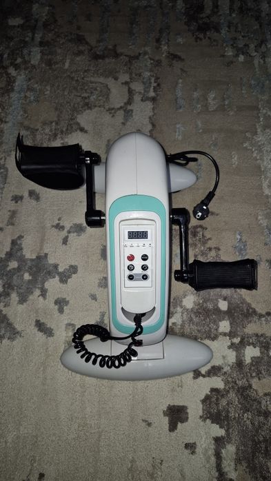 Тренажёр для ног и рук