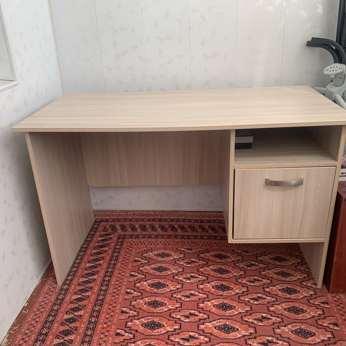 Письменный стол сатылады, жақсы жағдайда