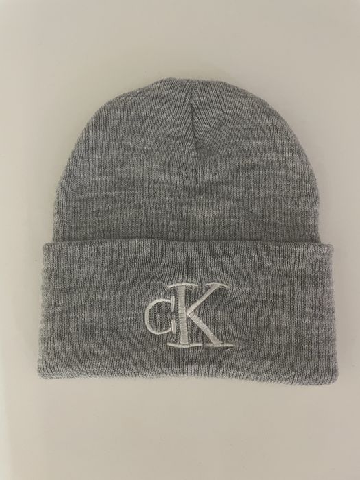 Шапка под Calvin Klein девушкам или подросткам