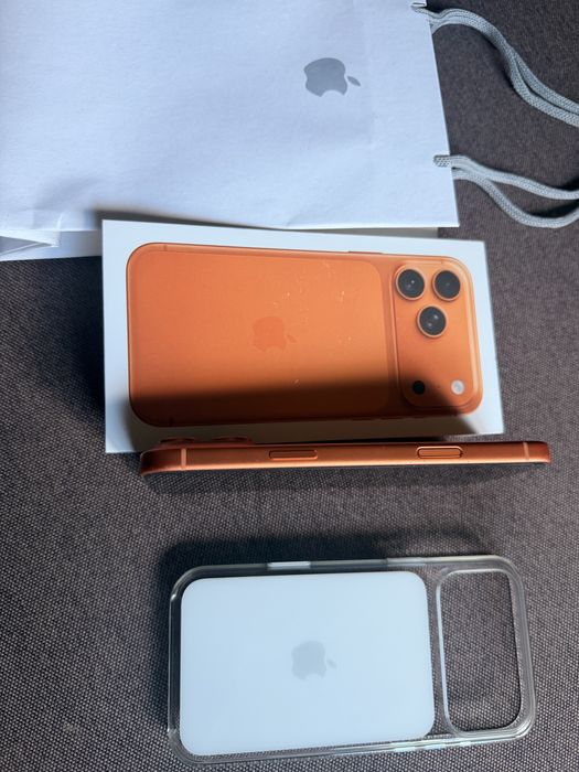 iPhone 17 Pro Max 256GB Cosmic Orange - Гаранция 8 месеца