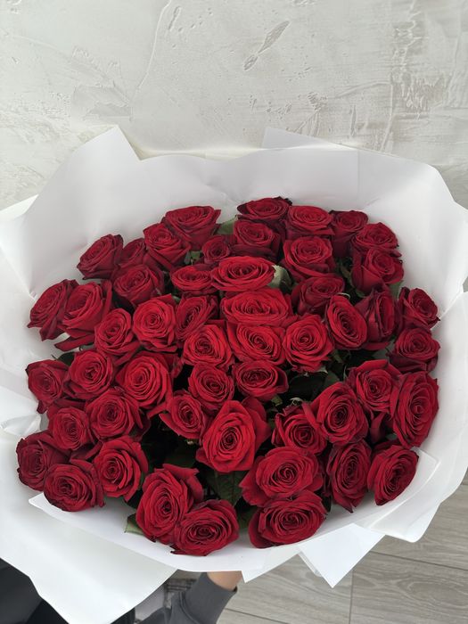 Букет красных роз 51 шт
