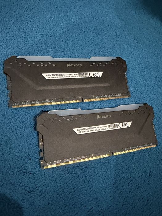 VANDUT 2x8 GB Ram Corsair Vengeance RGB PRO