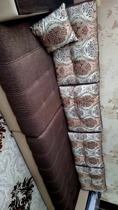 Продам Диван угловой раскладной 150000тт