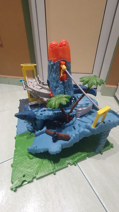 Matchbox Action Drivers Volcano писта