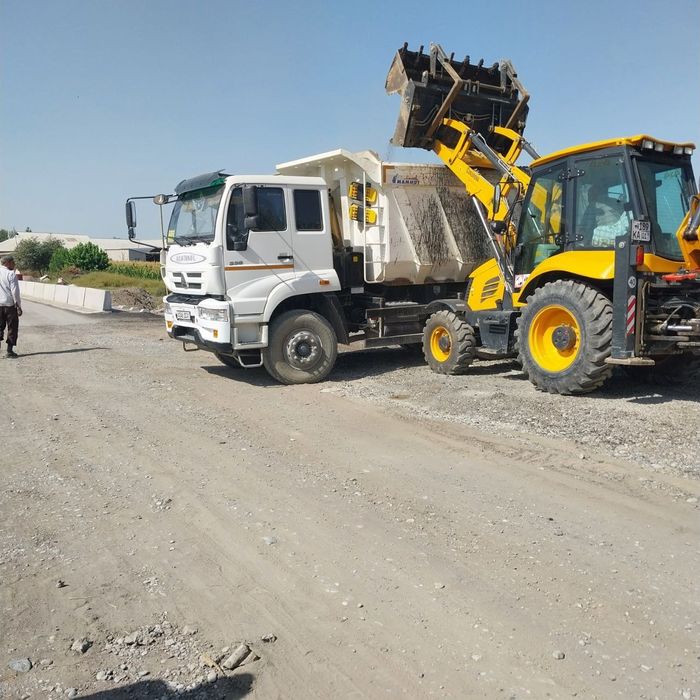 Экскватор погрузчик сотилади