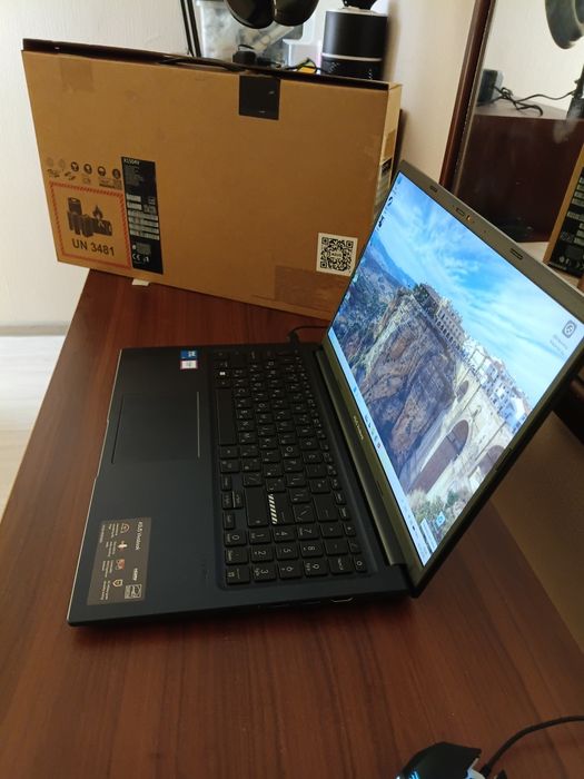 Продам ноутбук Asus VivoBook 15