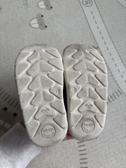 Боси маратонки Froddo - размер 23