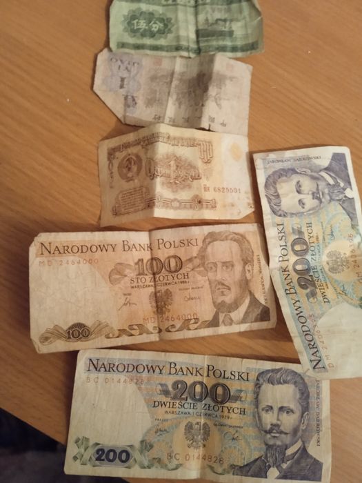 Продам старые деньги за 8000 тысяч тенге