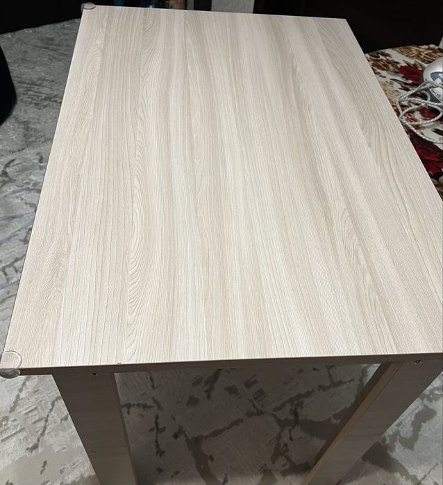 Продам обеденный стол 90х60х75