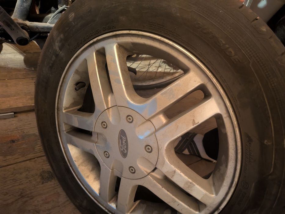 Jante aliaj plus cauciucuri vara 195 60 r15 ford focus