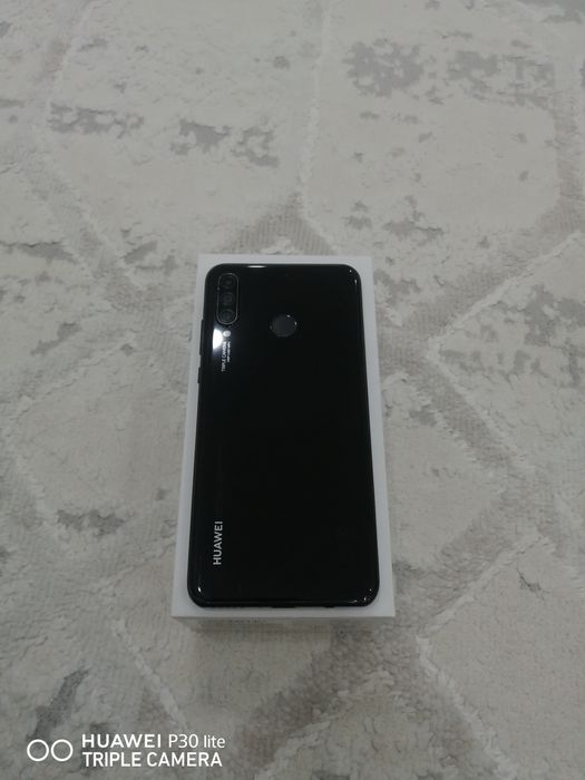 Huawei p30 lite документ, чехолымен, зарядкасымен каробкасымен сатам.