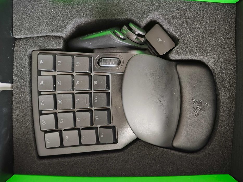 Razer Tartarus V2 геймърска клавиатура