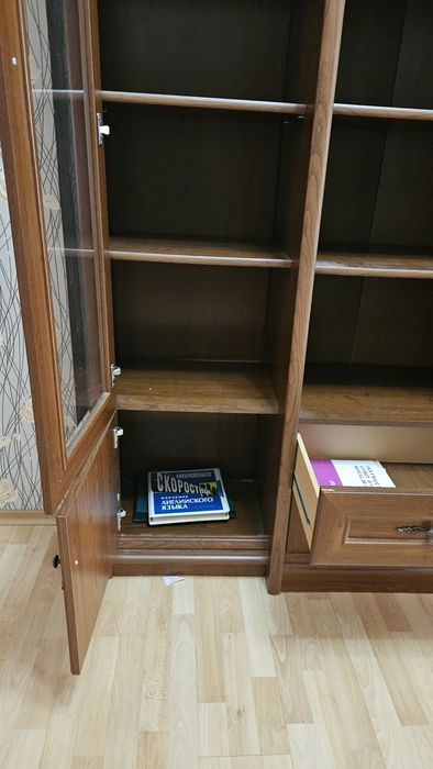 Шкаф книжный, сервизный