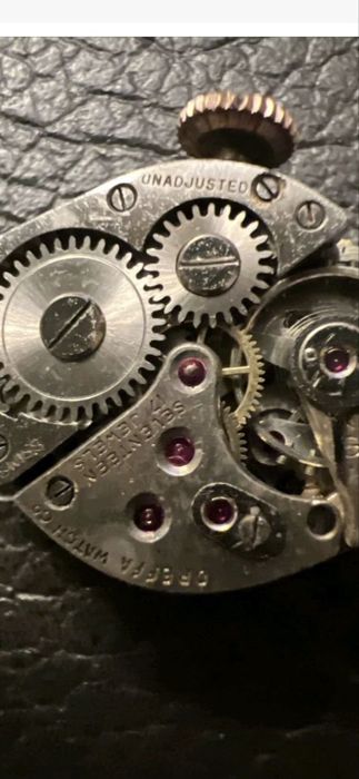 Антикварные Золотые Часы женские со швейцарским механизмом.