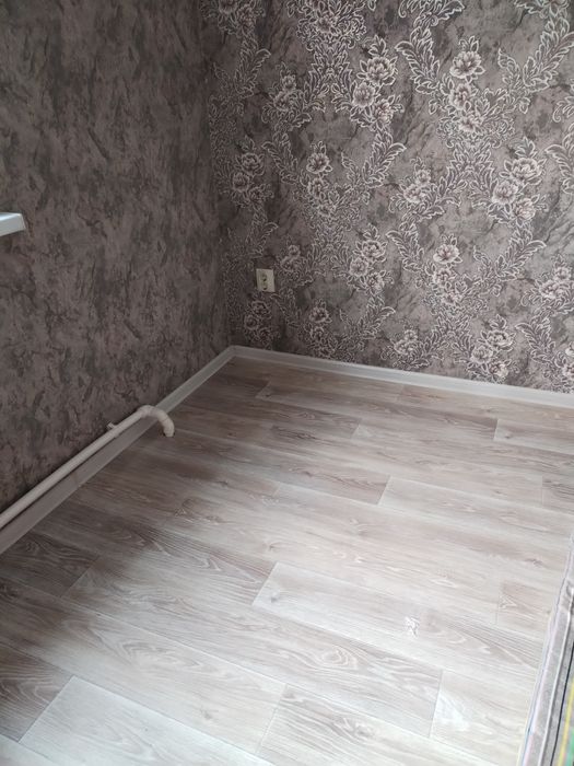 Линолеум с плинтуса ми, срочно