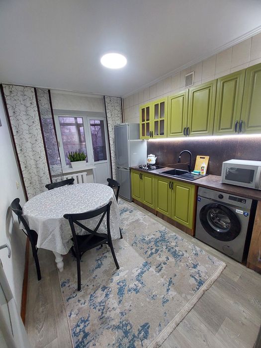 Шикарная трехкомнатная квартира в центре города.