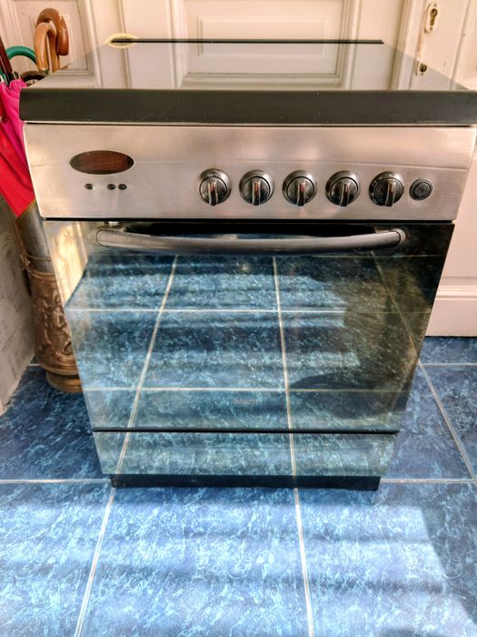 Aragaz pe gaz Bosch, senzor flacără, brichetă, timer