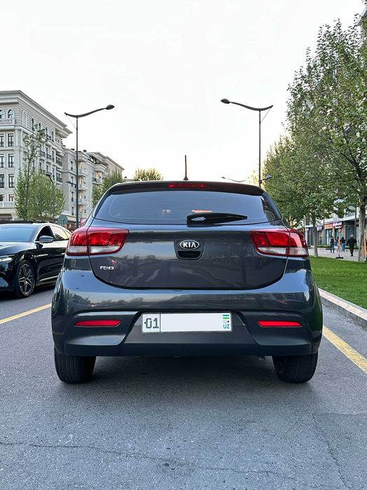 Продается Kia Rio 2018г, цвет Темно-Серый (Dark Grey)