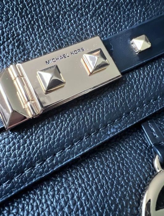 Раница  черна кожена Michael Kors