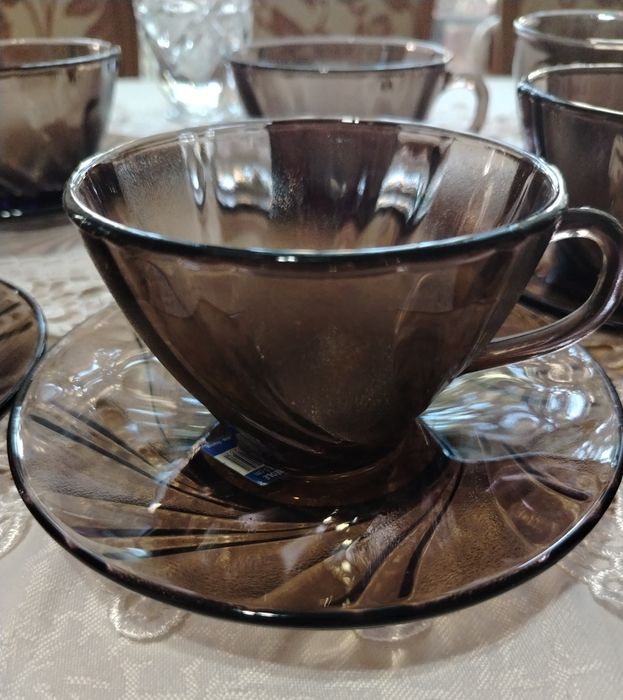 Новые чайные ,чашки с блюдцами,  стаканы Франция