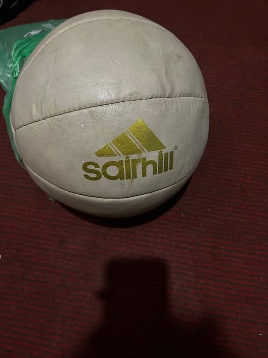 Кожаный мяч (медбол)