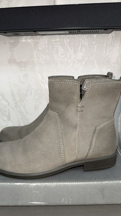 Продам полусапожки Ecco